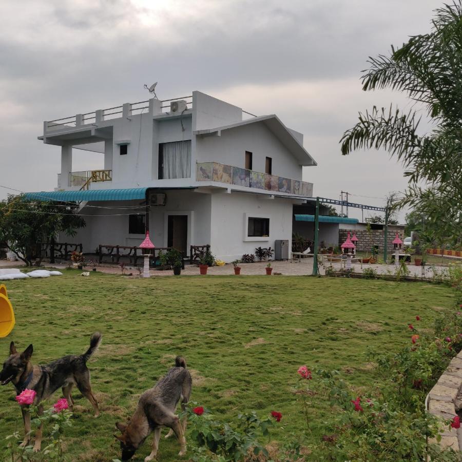 Houbara Resort Sasan Gir Exteriör bild
